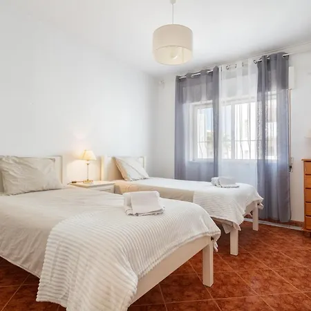 Apartamento Host Wise - Amazing Sunny Flat - Swimming Pool & Terrace