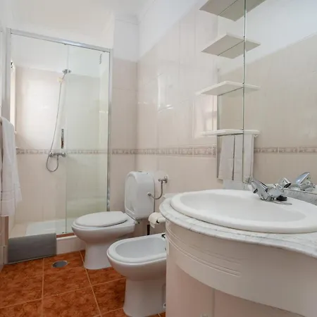 Host Wise - Amazing Sunny Flat - Swimming Pool & Terrace