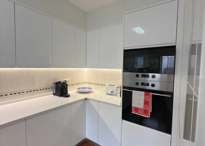 Host Wise - Amazing Sunny Flat - Swimming Pool & Terrace *