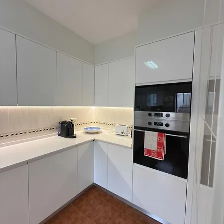 Host Wise - Amazing Sunny Flat - Swimming Pool & Terrace *